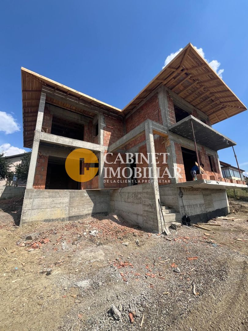 Duplex 5 Camere  3 Bai 124MP Intrare BREAZU cu VEDERE PANORAMICA - Poză 1