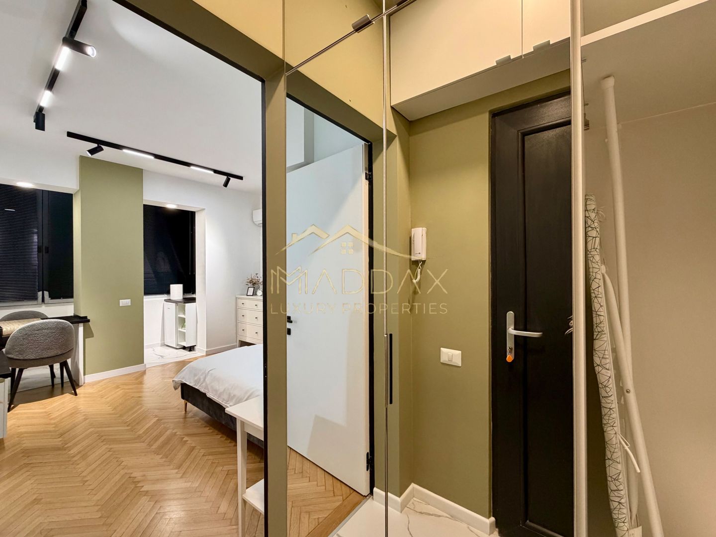 Studio *mobilat complet* // Piata Amzei - Poză 8