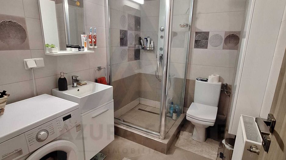 Apartament modern 3 camere 2 bai 2 balcoane etaj 2 si parcare Turnisor - Poză 5