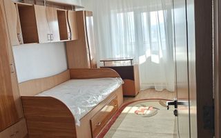 Apartament 4 camere decomandat, Nicolina, la bulevard, de inchiriat - Poză 2