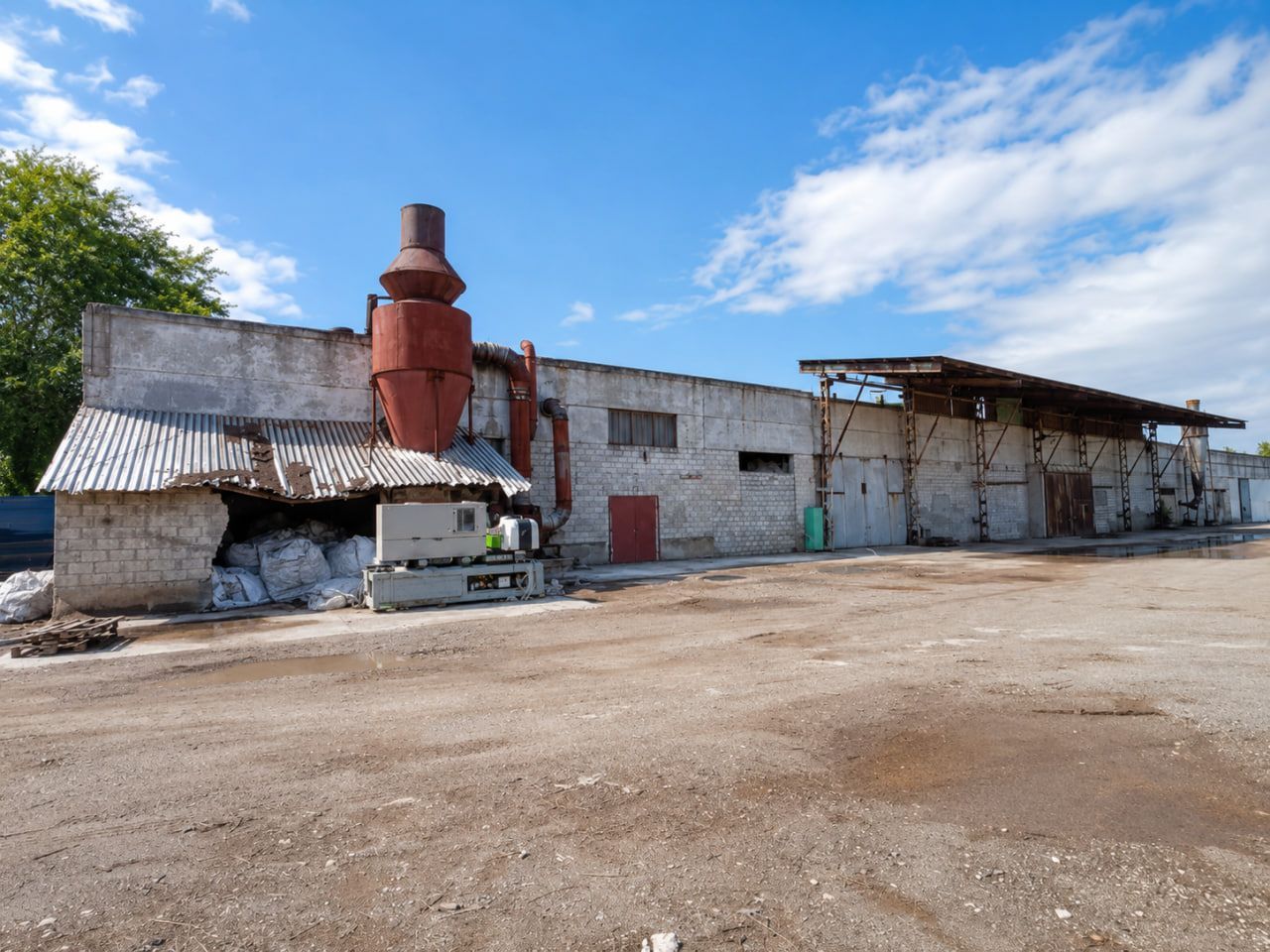 Oportunitate Rară de Investiție Industrială – 3,97 ha Teren + 14.673 m² Construcții în Zona Sîngera, Chișinău - Poză 3