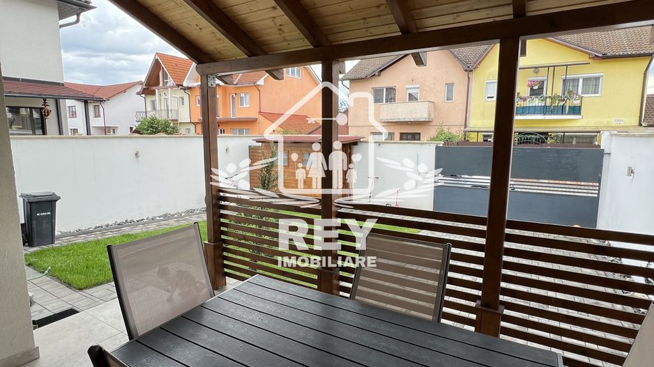 Casă de tip triplex la vânzare 6 camere /Șelimbăr /Secția 1 de Poliție - Poză 17