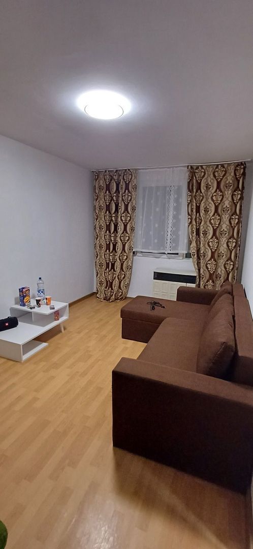 BRASADAS vinde ap 2 cam la etajul 3/4 în Carpați. - Poză 2