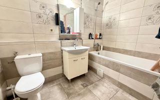 Apartament cu 3 camere in spate la FSEGA, strada Venus ! - Poză 10