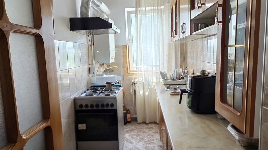 Apartament cu 2 camere, decomandate, etaj 6, VASLUI - zona NORD; - Poză 3