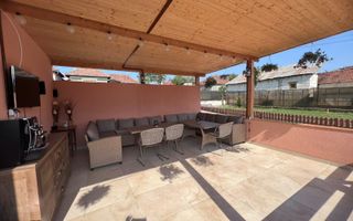 Casă spațioasă cu piscină, de vânzare în Simeria - Poză 9