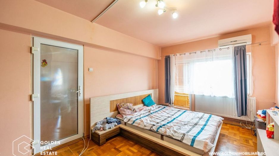 Apartament 3 camere, etaj 2, str Poetului - Poză 1