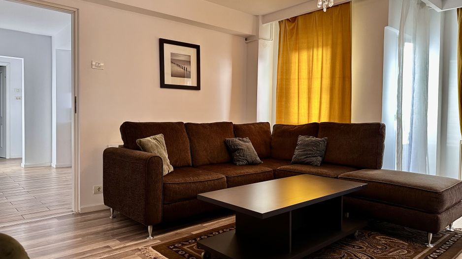 Apartamentul 2 camere renovat Drumul Sarii 24, etaj 4/4 - Poză 1