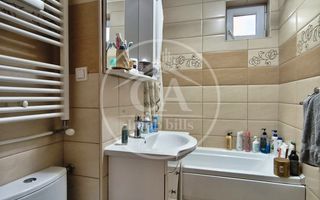 Apartament de vânzare cu 4 camere în zona Decebal, Oradea - Poză 12