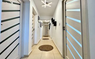 Se vinde “acasa”, 4 camere decomandate, panouri+baterii, teren 397mp,m - Poză 4