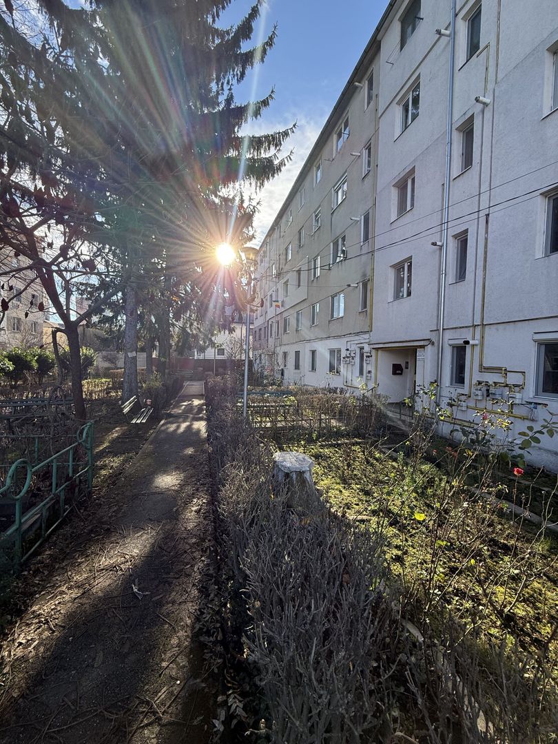 Ap 2 camere renovat - mobilat și utilat complet - Poză 17