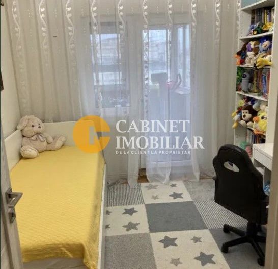Apartament 4 camere Decomandat - Etaj Intermediar - Zona Nicolina - Poză 4