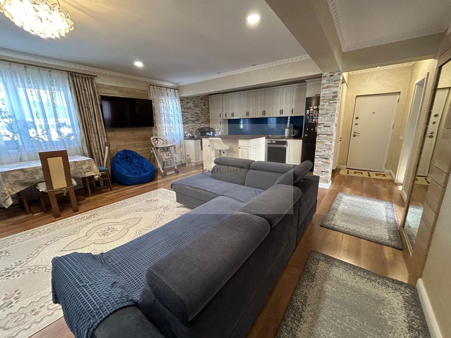 Spațiu cat o casă -vânzare – 4 camere | Iris| singur pe nivel - Poză 2