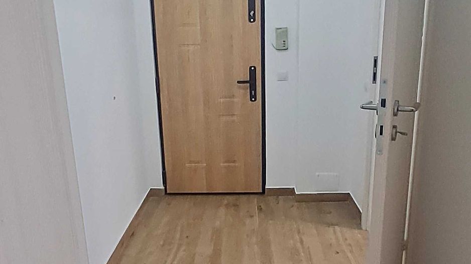 Vând apartament 3 camere decomandat – Postăvarul, Sector 3 - Poză 2