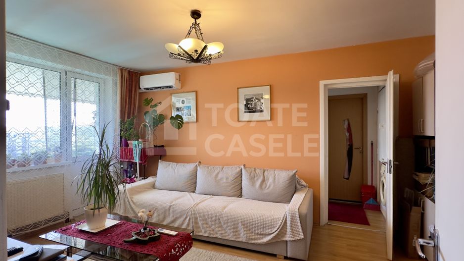 Vând apartament cu 2 camere, zona Mercur - Poză 2