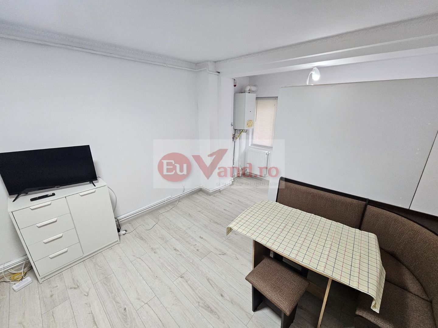 De vanzare apartament cu o camera, zona Reno - Doja, parter, 46.500 euro - Poză 5
