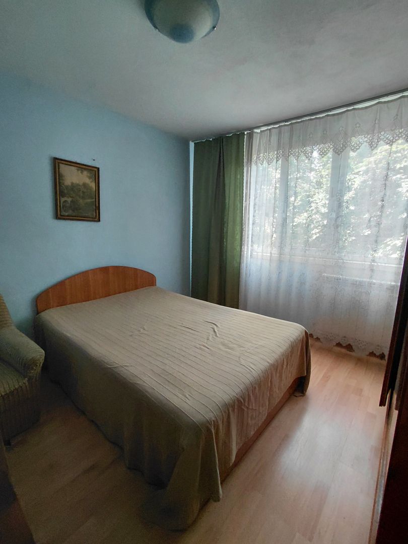 Apartament cu 2 camere Tiglina 1,et.2,strada Saturn zona pietei - Poză 1