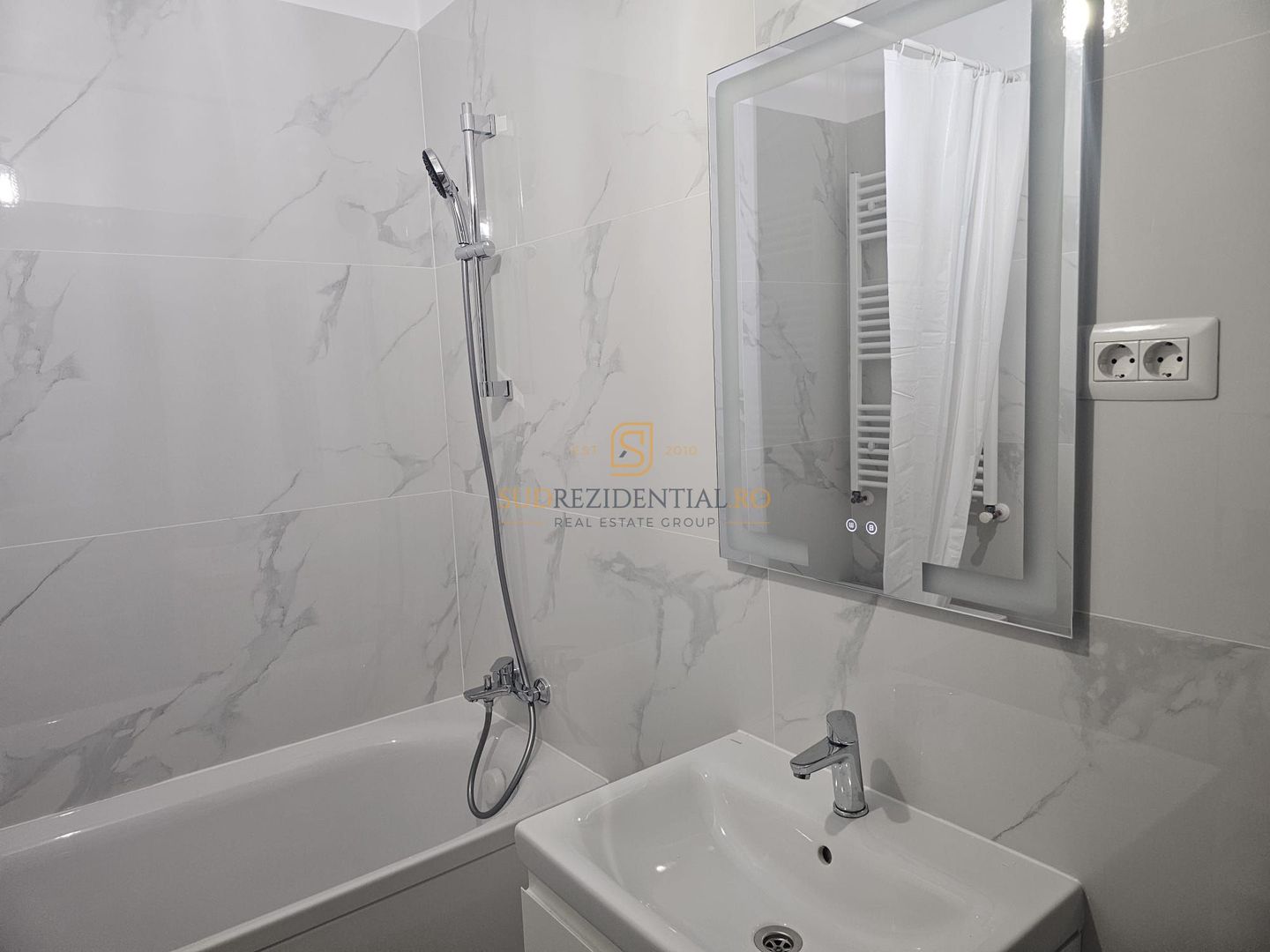 Apartament 2 camere la 10 minute de Metrou Aparatorii Patriei - Poză 9