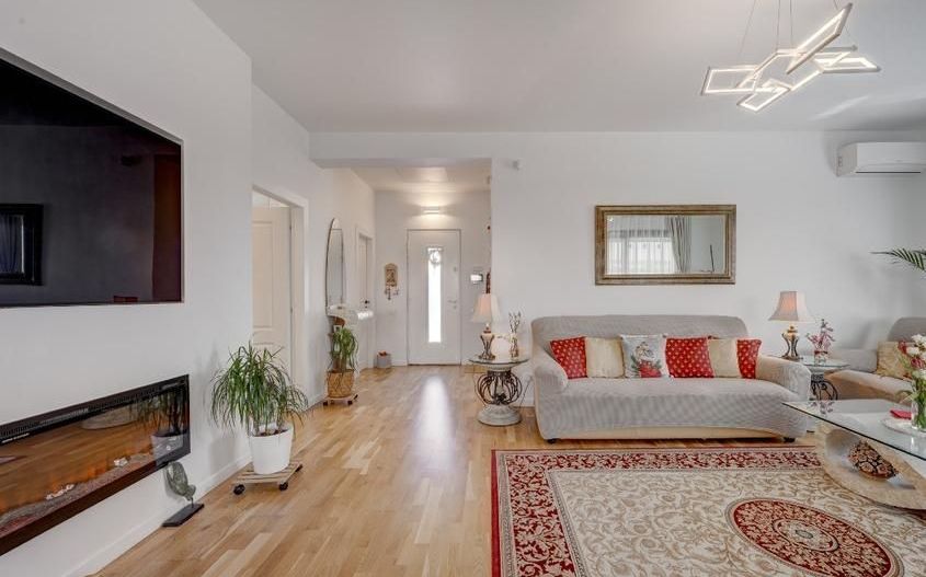 Casă Cochetă, 4 Camere ,Magazie si Beci. - Poză 3