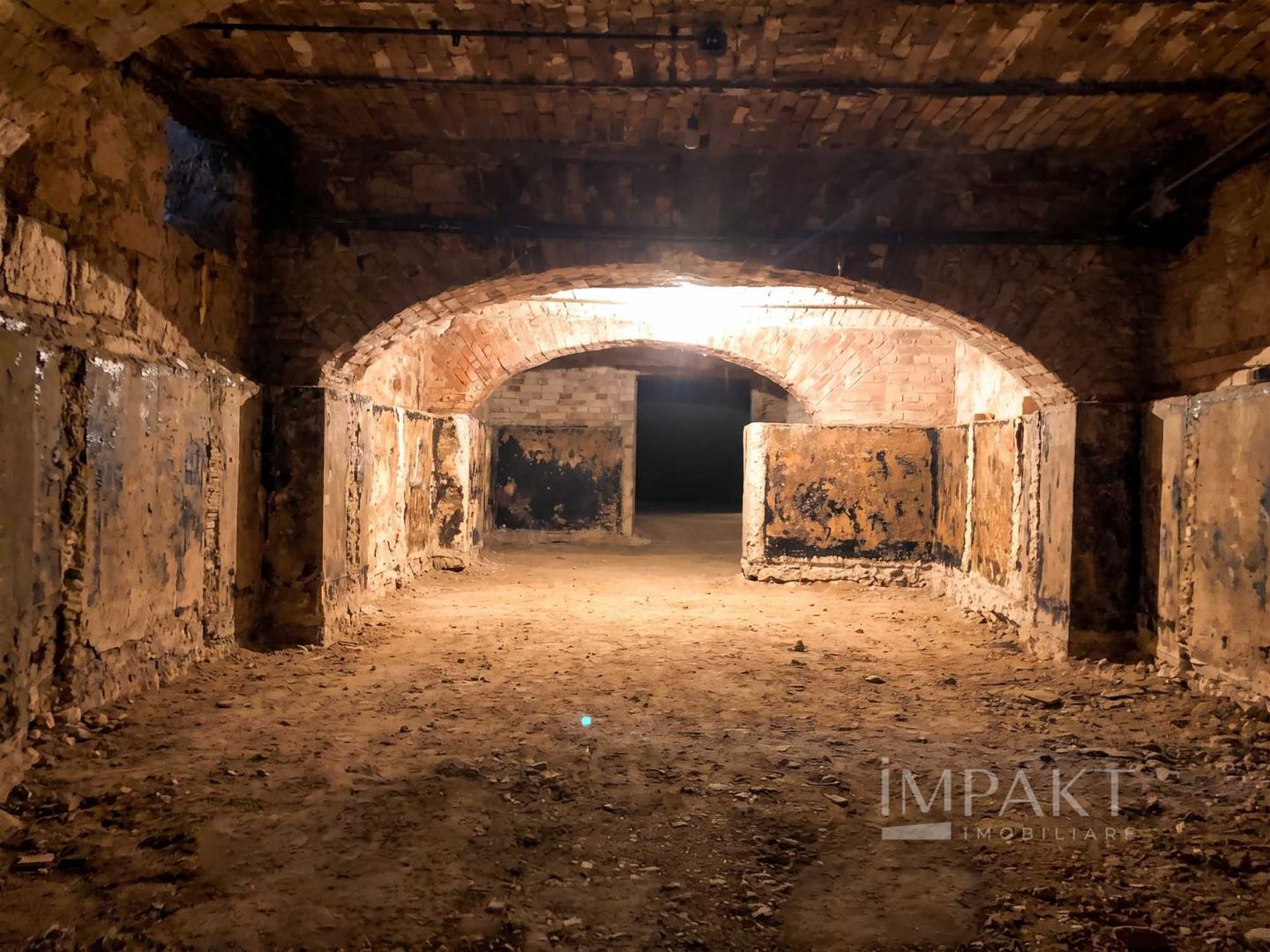 Inchiriez Spațiu Comercial 241 mp – Str. Horea (Demisol cu Cărămidă Istorică & Dublu Acces ISU) - Poză 3