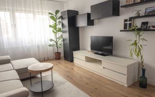 Apartament cu 2 camere, etaj 1/4, renovat, cartier Intre Lacuri ! - Poză 2