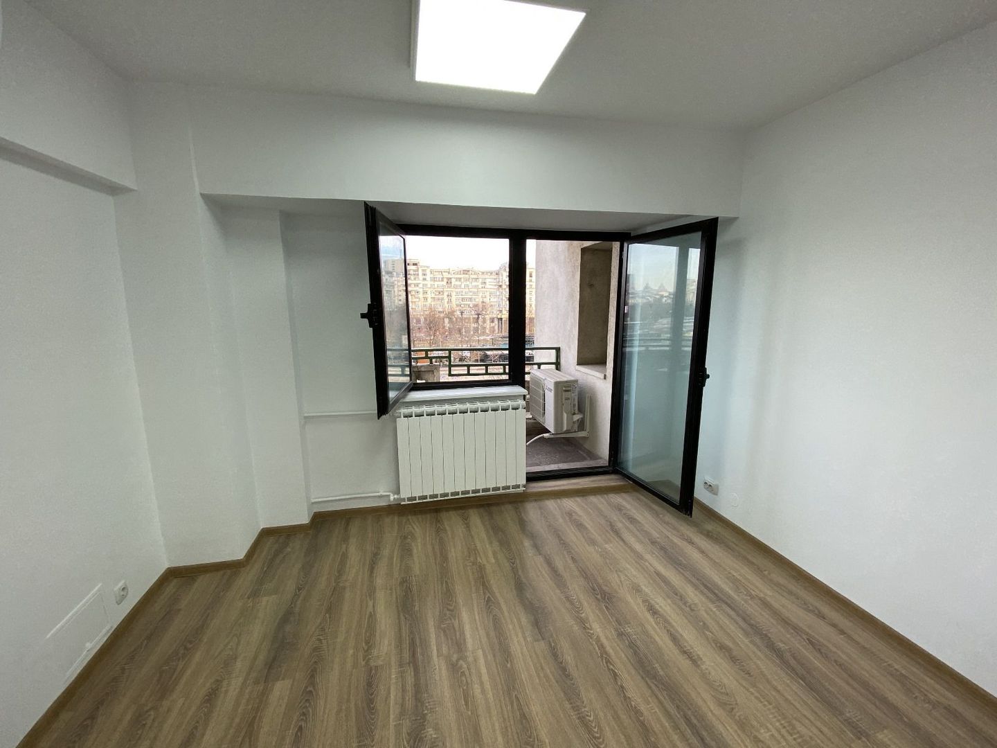 Imobil 4 camere Unirii, cladirea Sitraco, pretabil investitie. - Poză 13