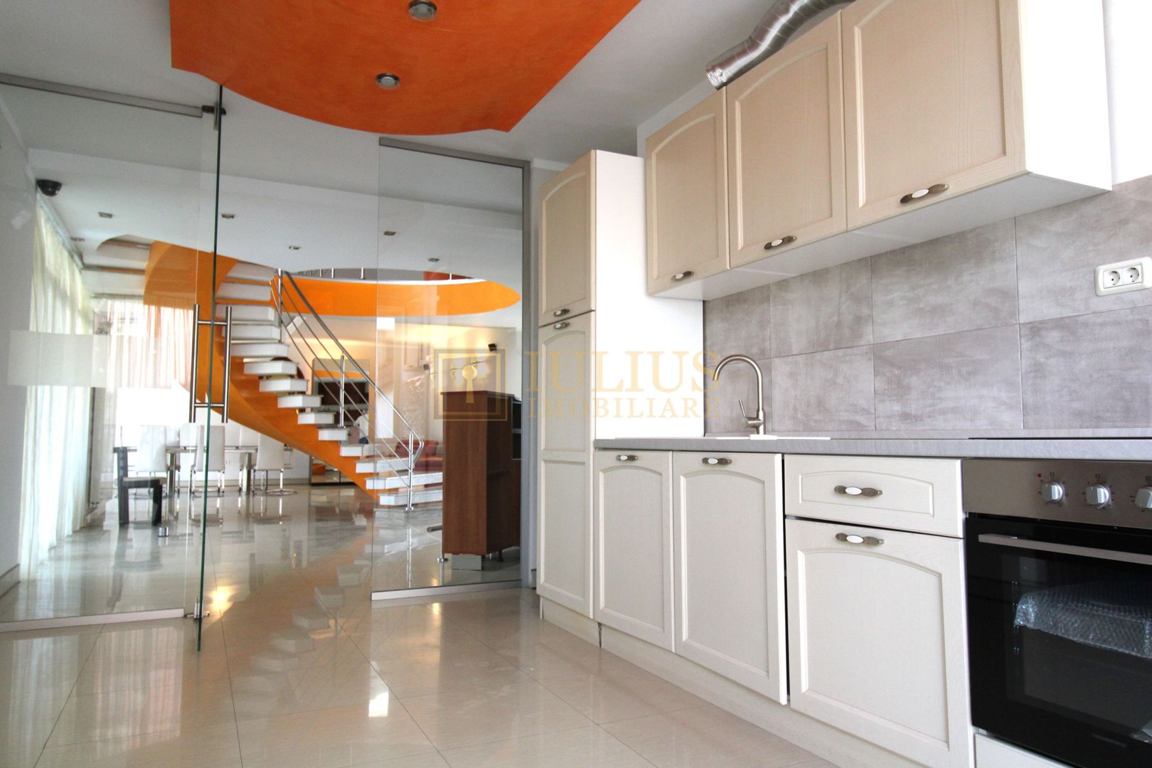 Casă individuală – Dumbrăvița, mobilata si utilata, spatii generoase. - Poză 4