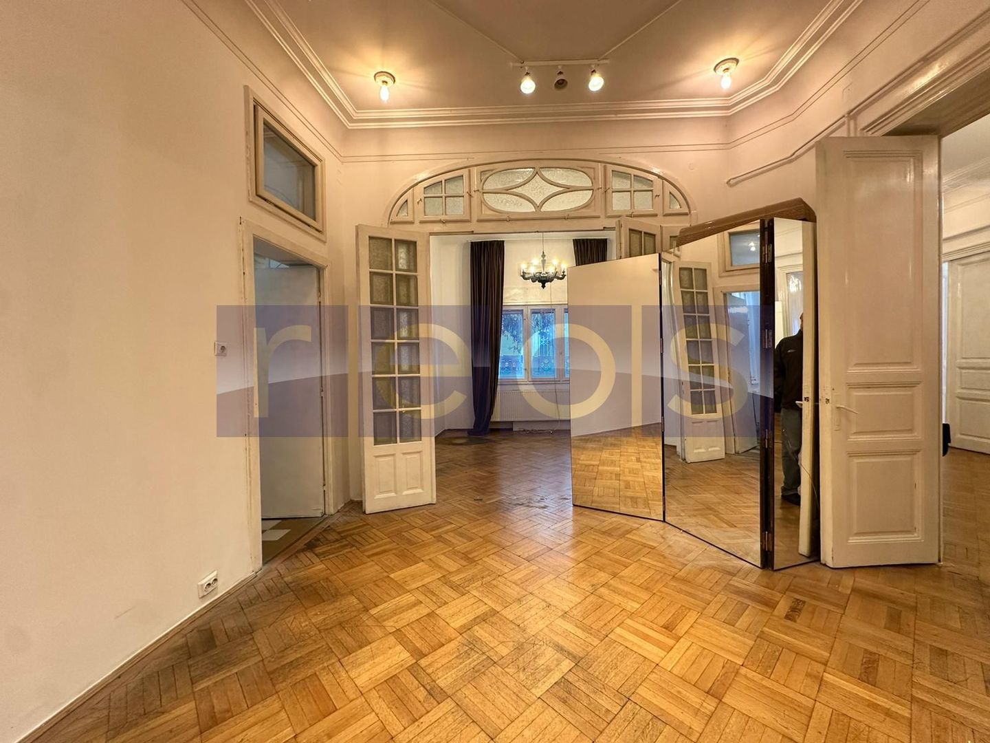 VILA 7 CAMERE | ULTRACENTRAL | 180MP | IDEAL SHOWROOM | SPATIU BIROU | - Poză 2