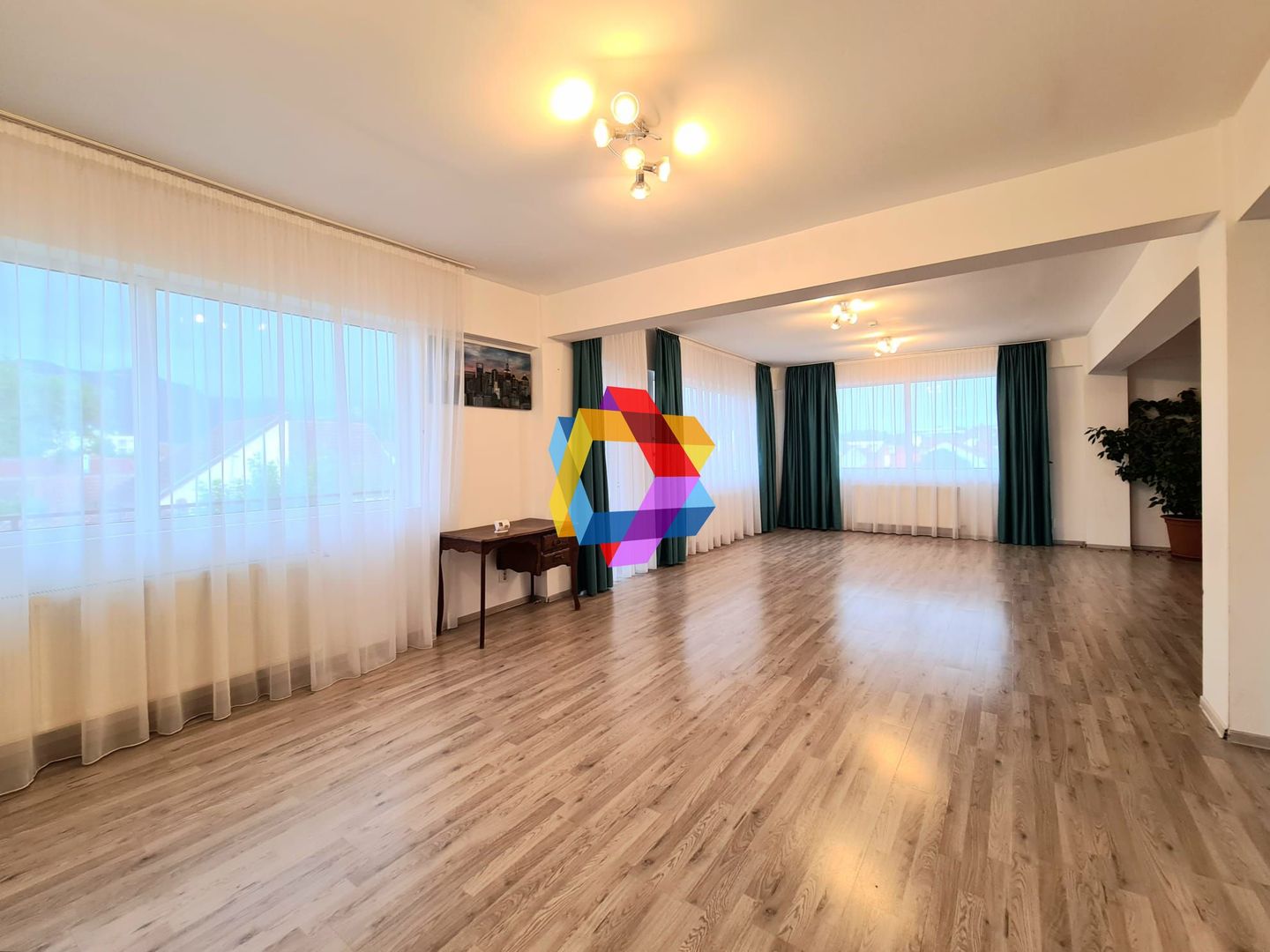 Casa de închiriat in Brașov - 400 mp - Poză 2