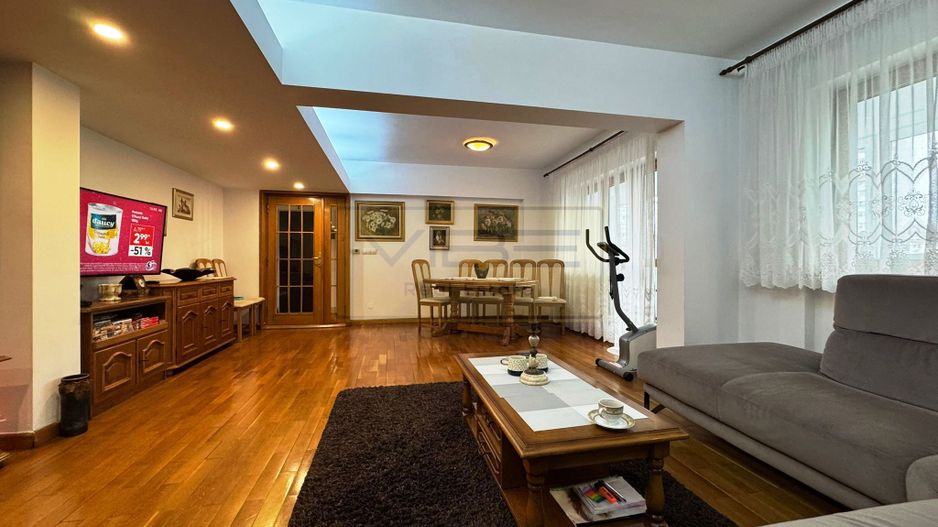 Apartament 3 camere 2 bai central Rond Podu Ros - Poză 5