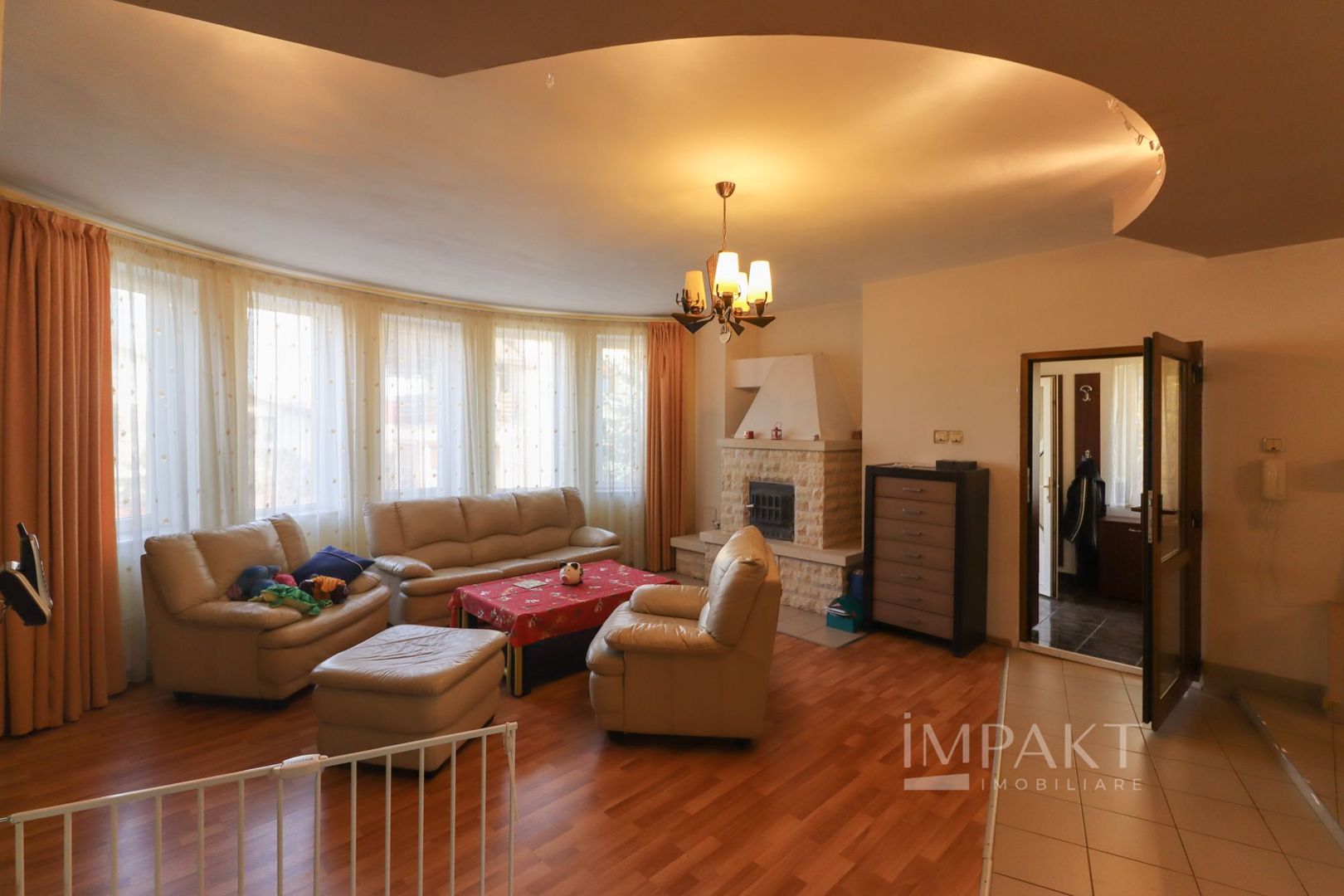 Vila moderna in Europa, curte spatioasa si garaj! - Poză 4