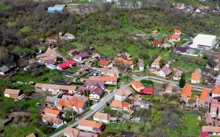 Casa eleganta,curte amenajata, garaj,Central,Brancovenesti,Mures - Poză 10