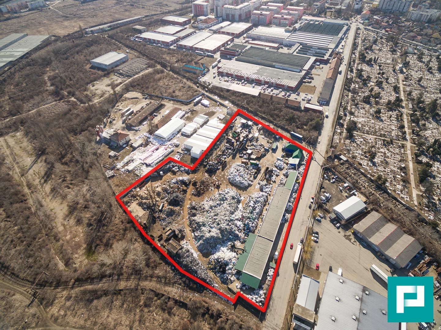 Platformă industrială cu linie CFR funcțională - Poză 1