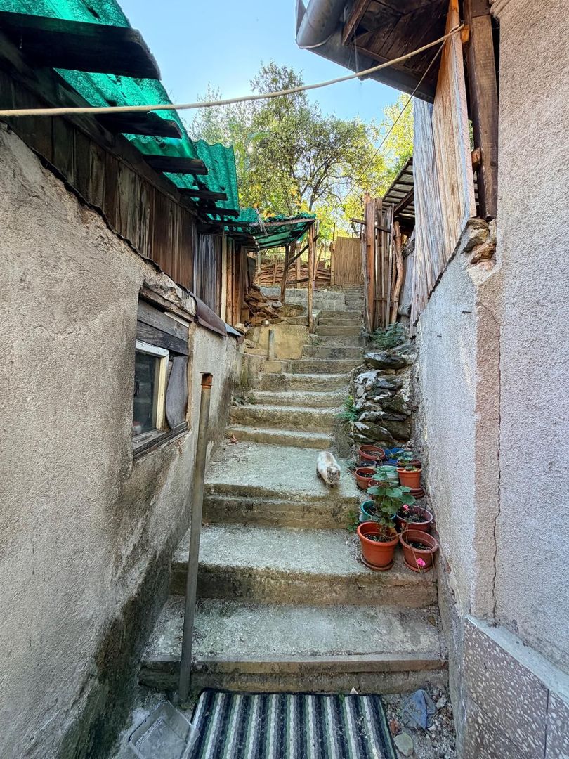 Casa de vanzare 1500 mp Cugir zona linistita - Poză 10