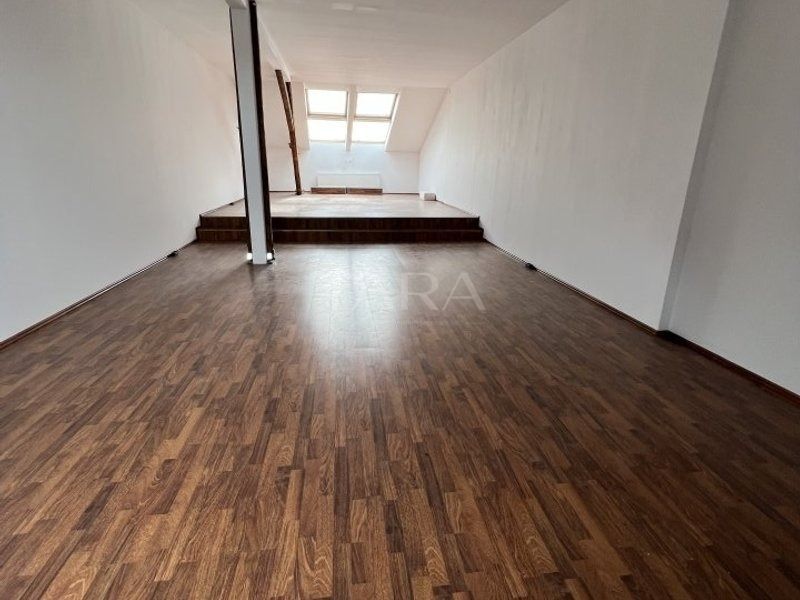 Apartament de vânzare cu 4 camere in zona Ultracentrala - Poză 4