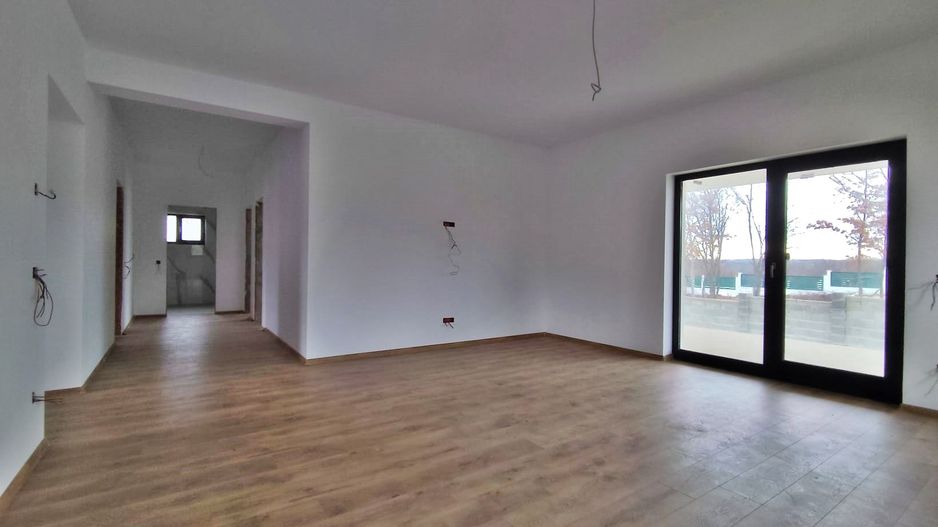 Casa noua de vanzare, nivel parter, living generos si 3 dormitoare - Poză 6
