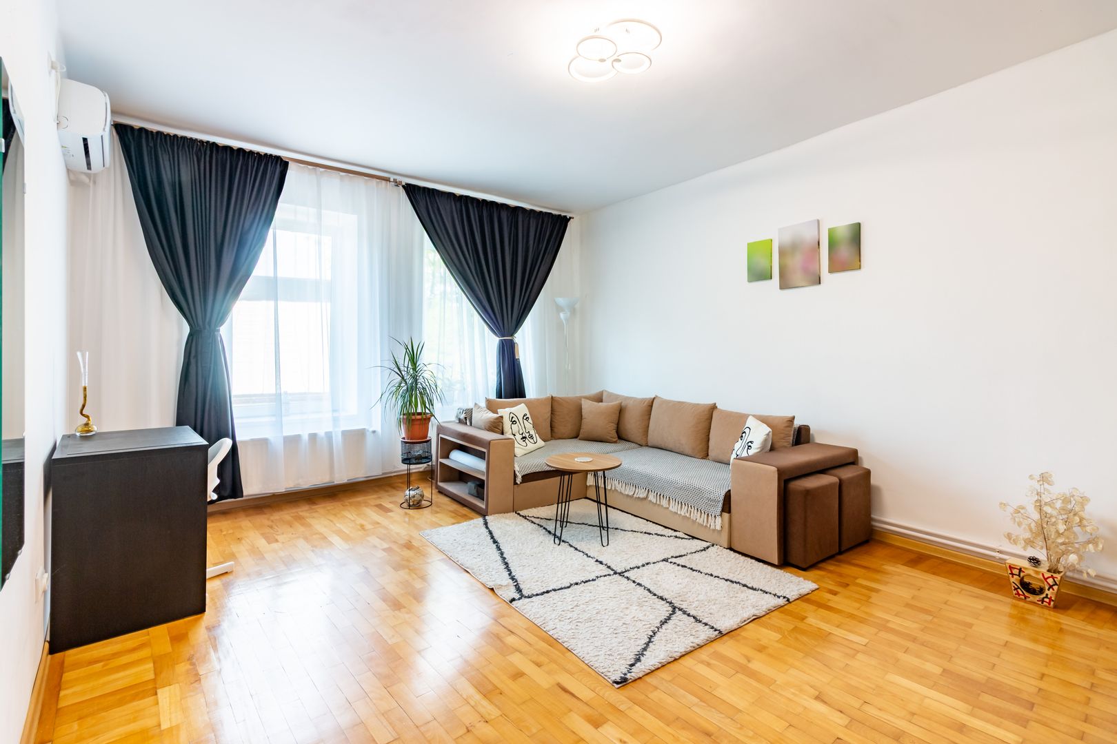 Apartament cu 3 camere de vânzare Cismigiu/ Gheorghe Lazar - Poză 1