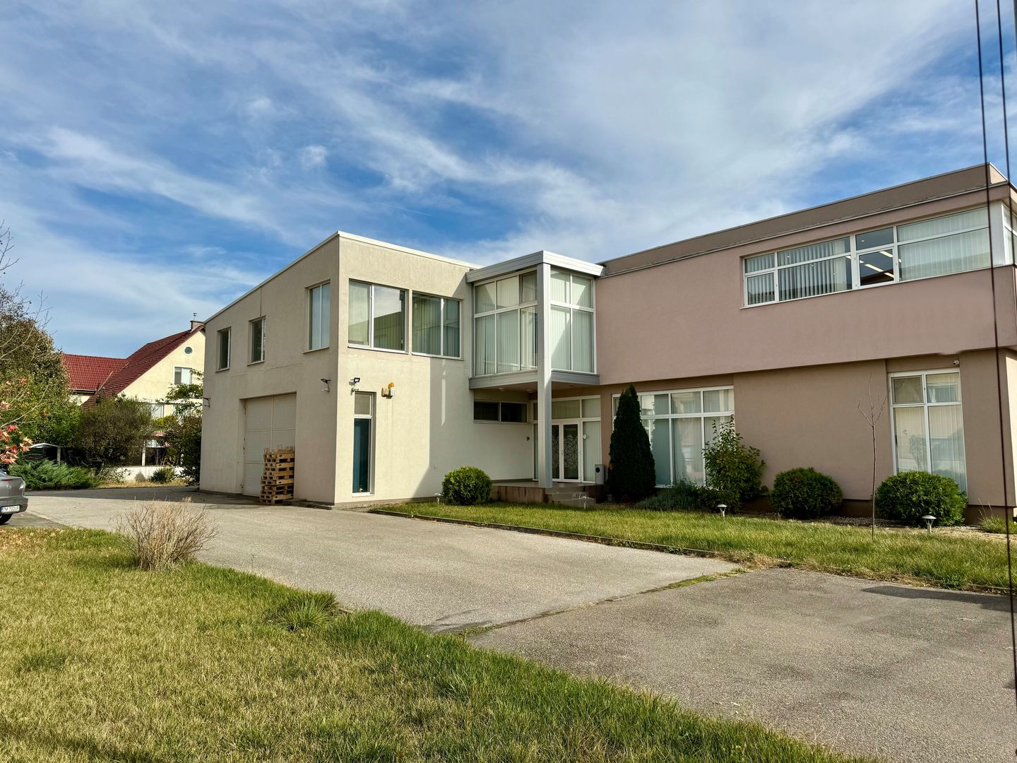 Clădire SAD de închiriat, situată la intrarea în Dumbrăvița - Poză 2