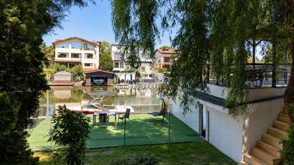 Vila Exclusivista cu 5 camere *3000mp curte si deschidere la lac* // Snagov - Poză 9