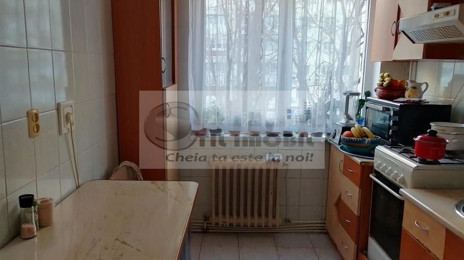 Apartament 2 camere decomandat mobilat Alexandru cel Bun 90000 euro - Poză 4