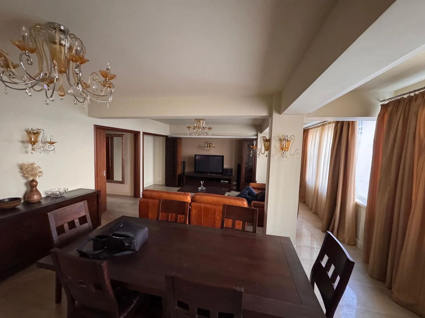 Apartament cu 3 camere de vânzare în Central, Suceava - Poză 4