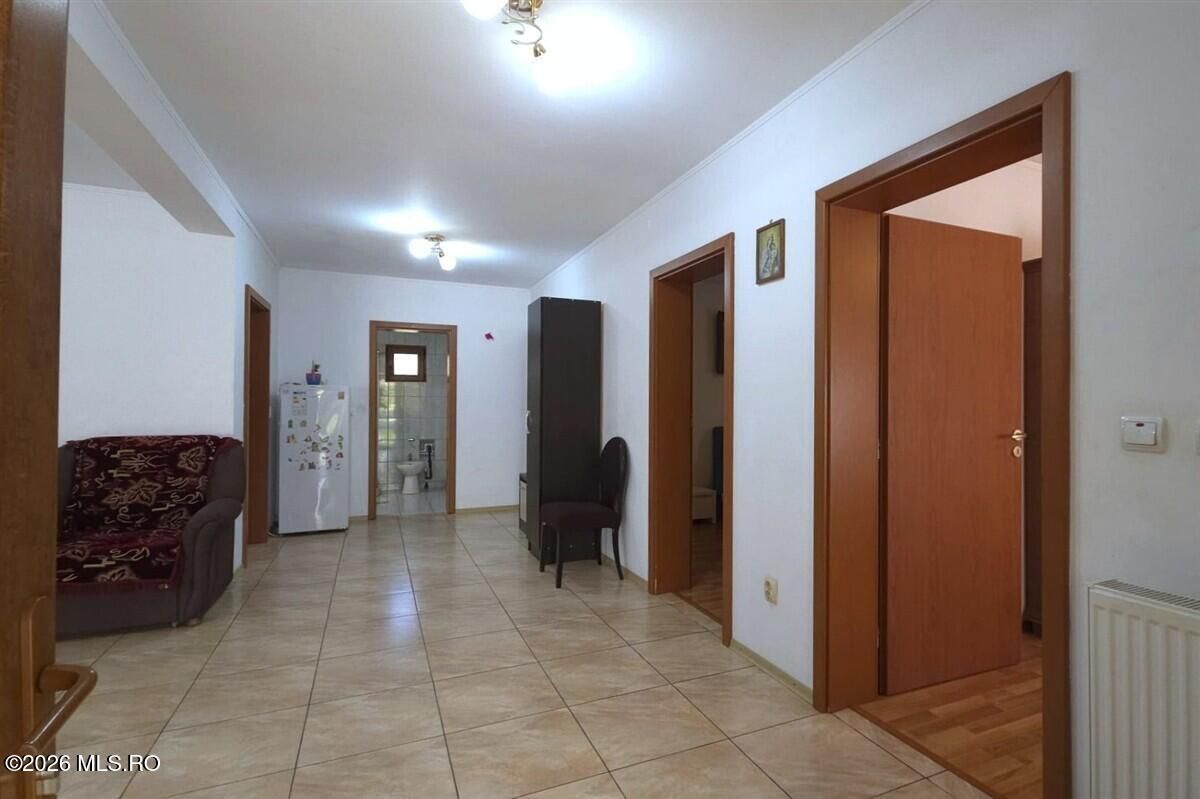 Castelu - Str. Florilor, casa din 2012, teren 737 mp si 106 mp utili - Poză 10