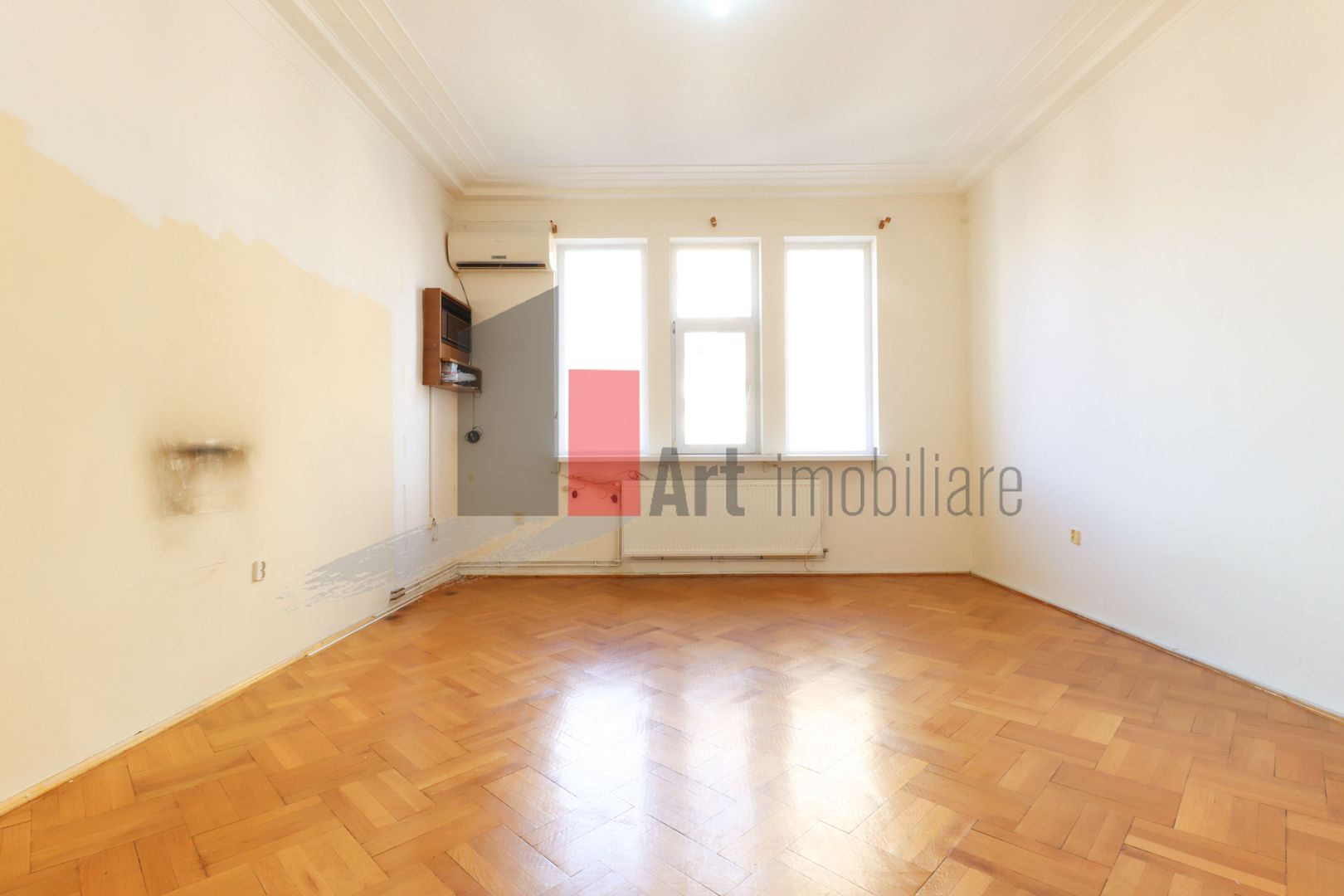 Apartamentul "DEKORA", bloc Art Deco, interior compartimentat de exceptie - Poză 2