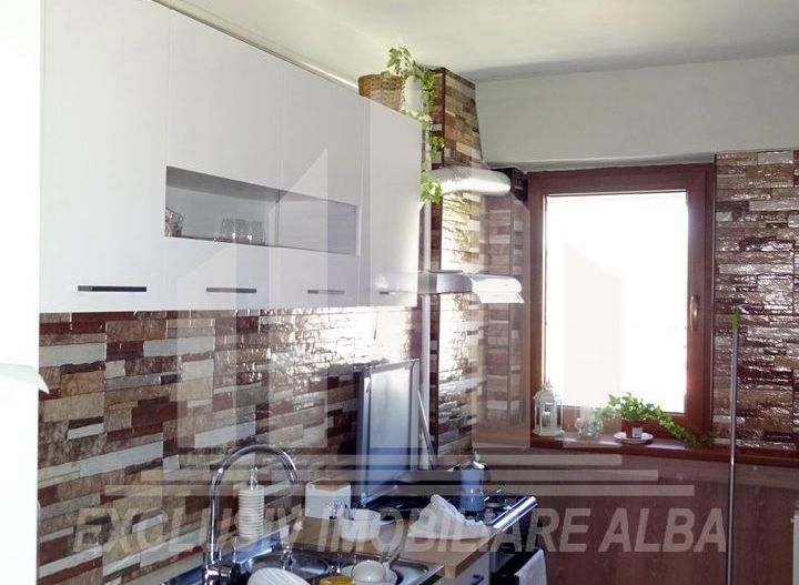 Apartament cu 4 camere decomandate, Cetate, M-uri - Poză 7