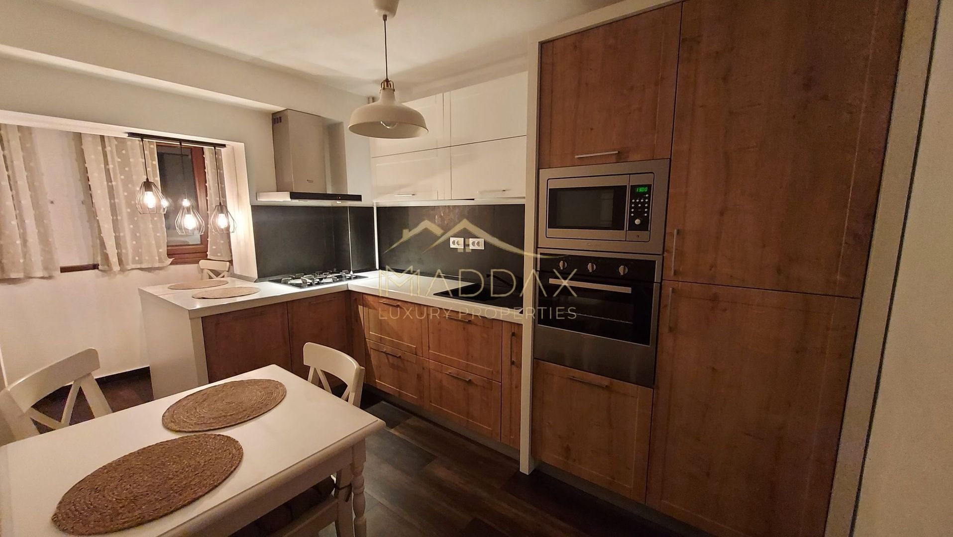 Bulevardul Libertății Nr. 1 – Ultra-Central Premium |  3 Camere Decomandat - Poză 8