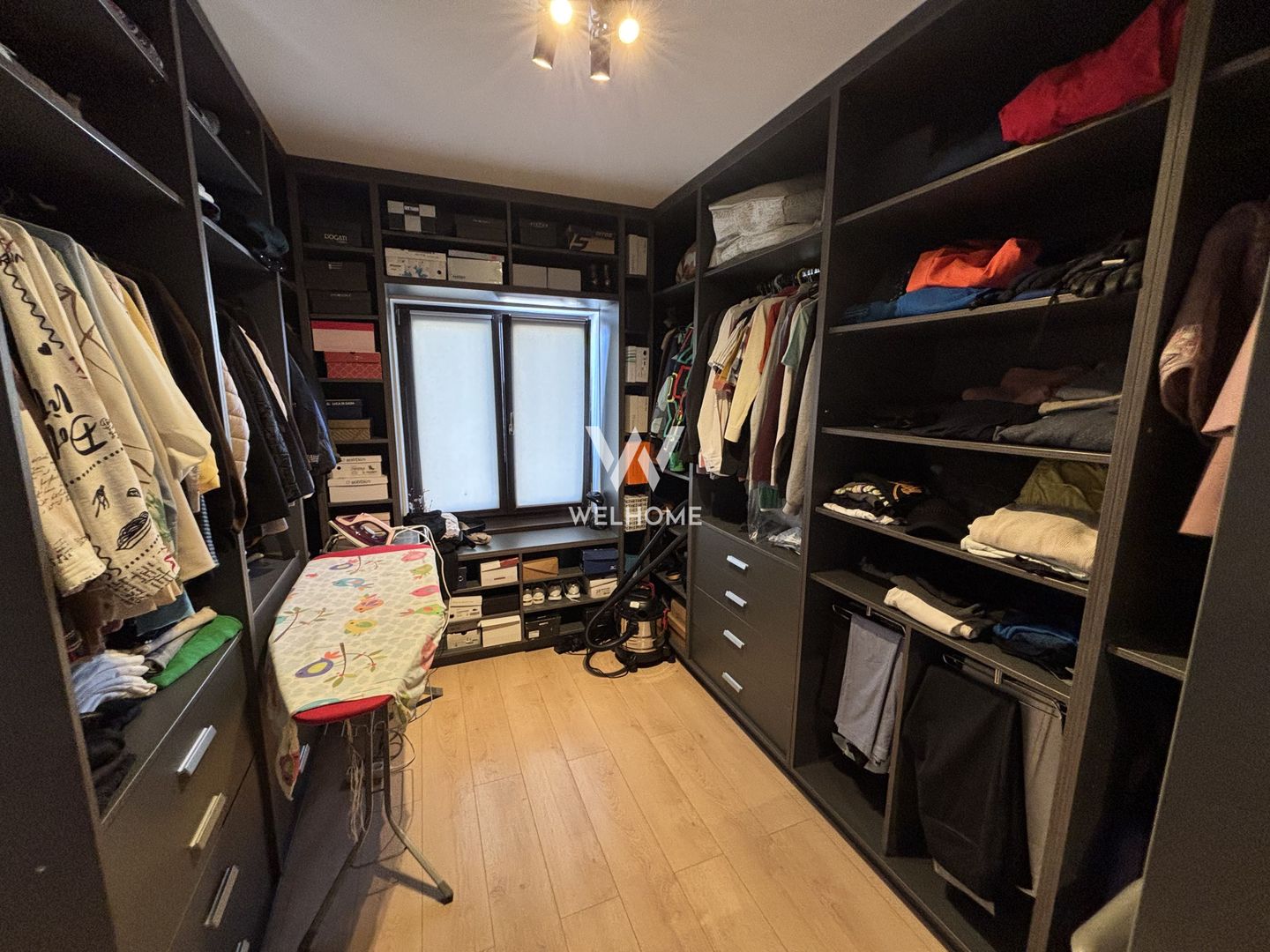 Casa generoasa LA CHEIE, curte 200 mp in Selimbar - Poză 14