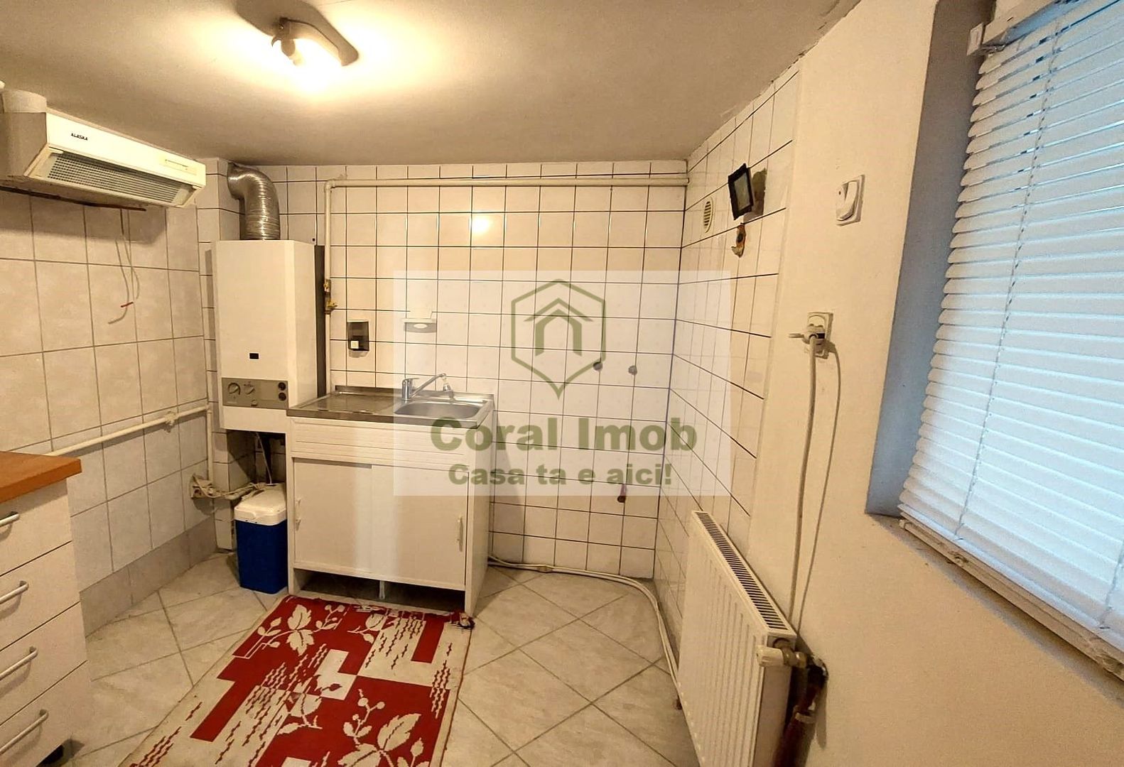 Vanzare casa 6 camere, 3 bai, 3 bucatarii, 2 centrale,  curte individu - Poză 7