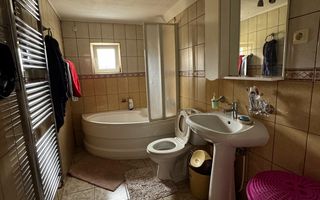 Casa de Vânzare cu lac - Poză 12