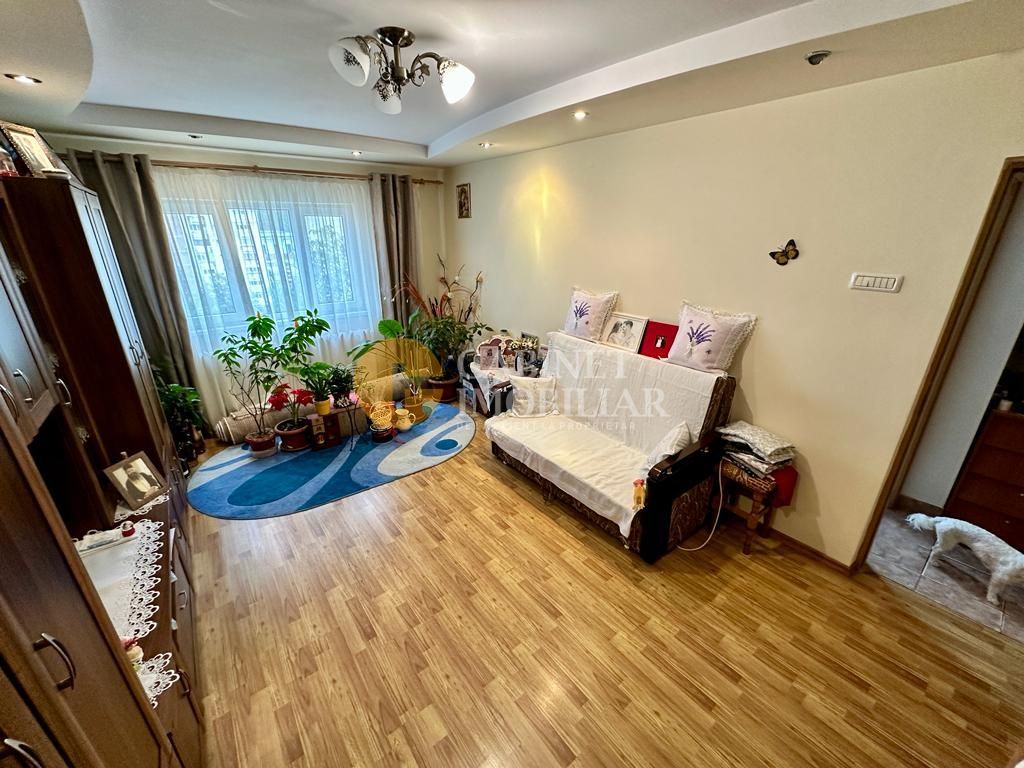 Apartament cu 3 Camere decomandat - Zona Rond Vechi - Bloc 1984 - Poză 4