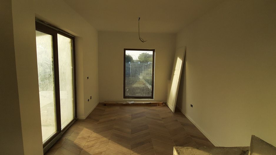 Duplex luminos si bine compartimentat - Poză 38